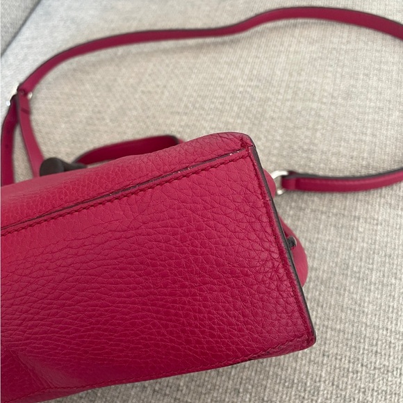 GUCCI Small
Bamboo Daily Top
Handle Bag - Picture 3 of 4